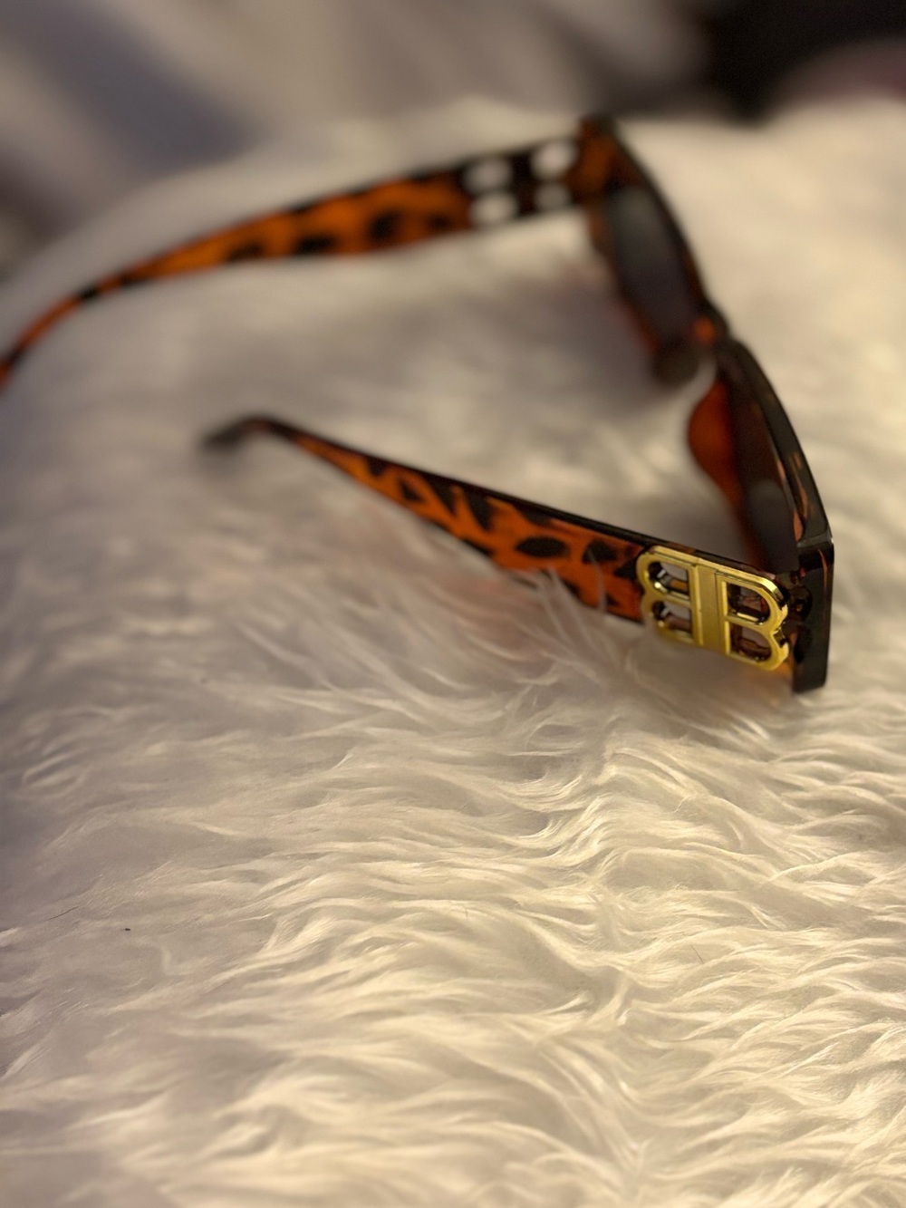 Tortoiseshell Sunglasses with Gold 'BB' Logo - Picture 4 of 7
